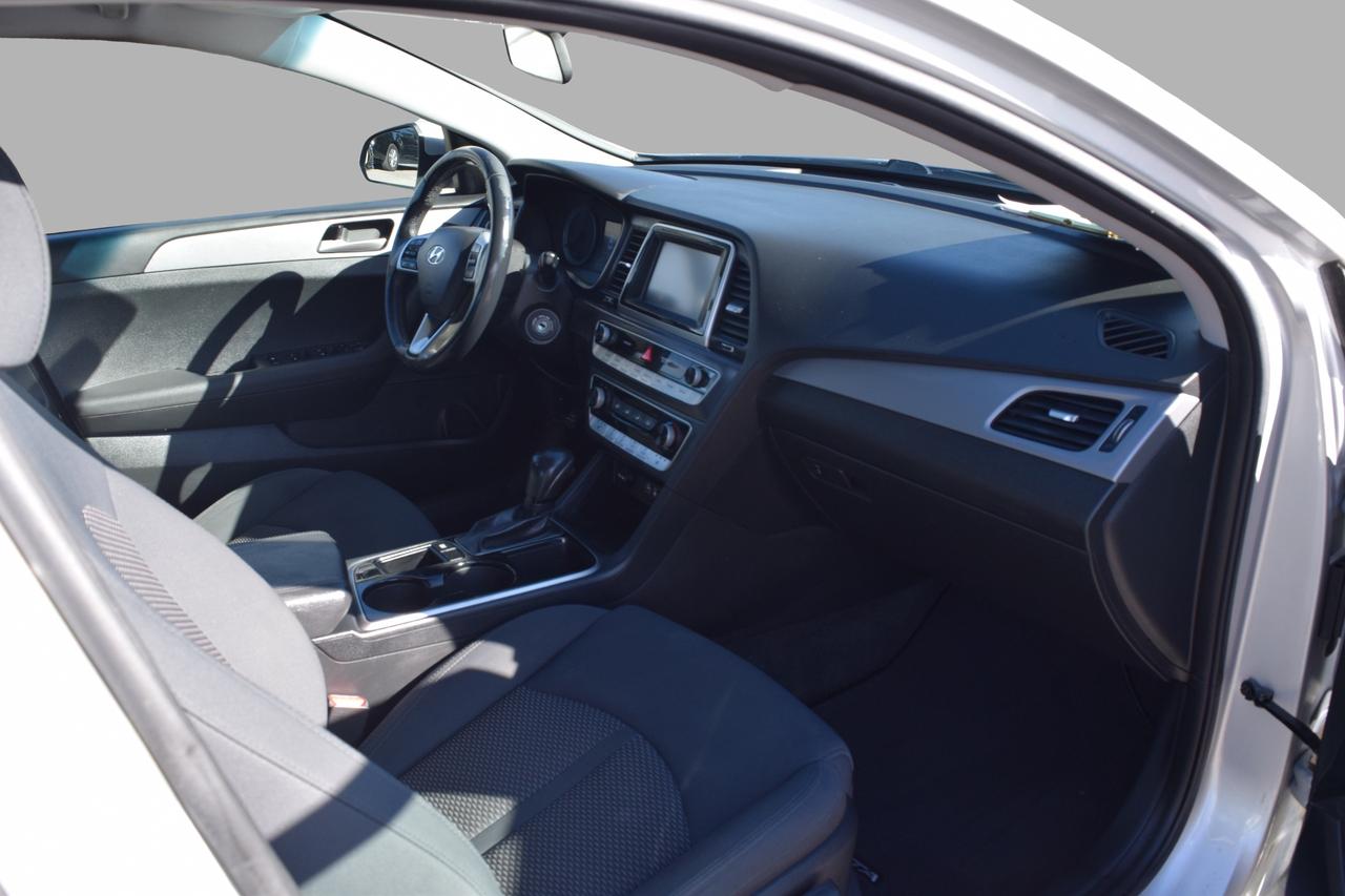 2019 Hyundai Sonata ESSENTIAL Photo