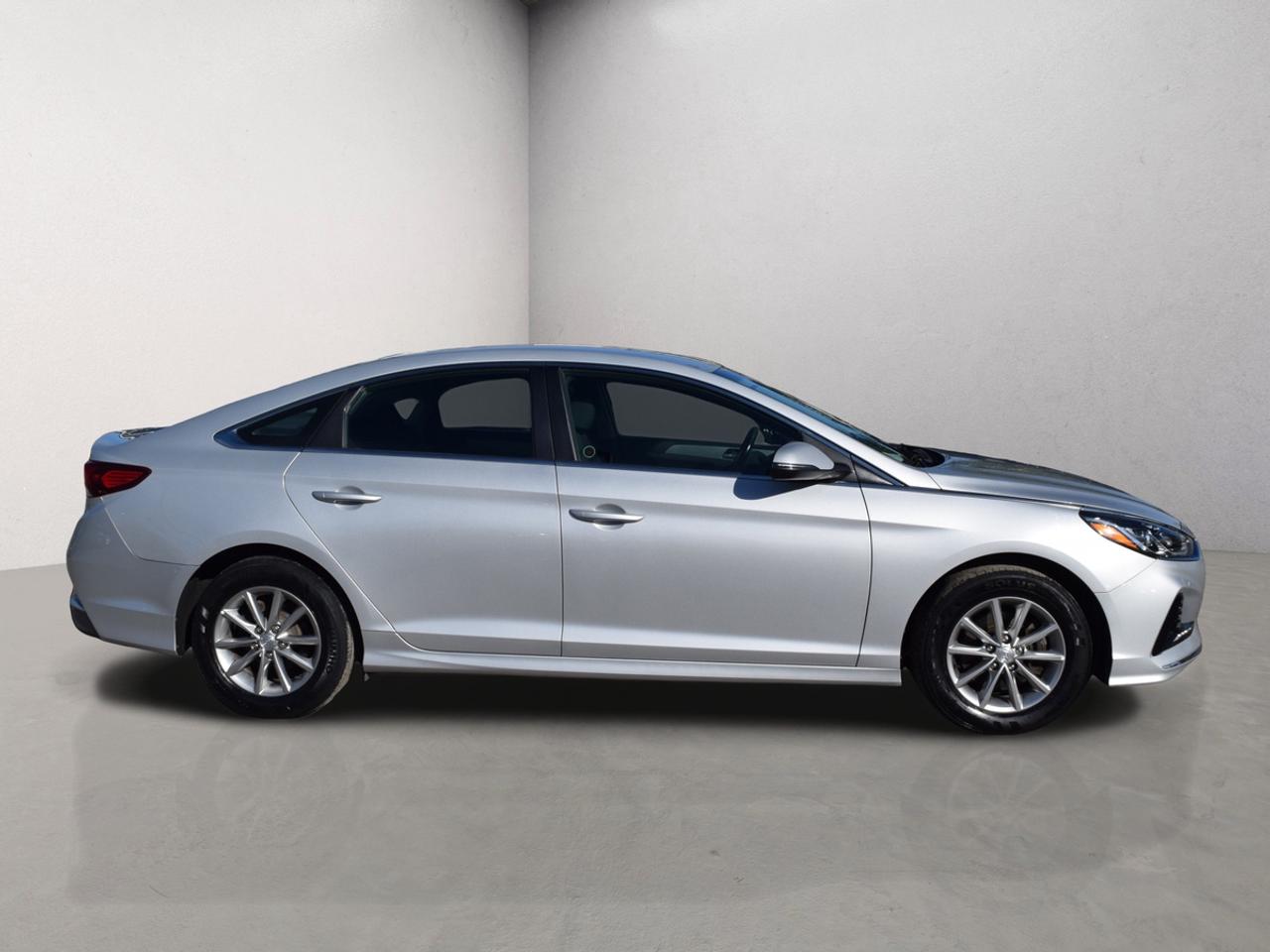 2019 Hyundai Sonata ESSENTIAL Photo