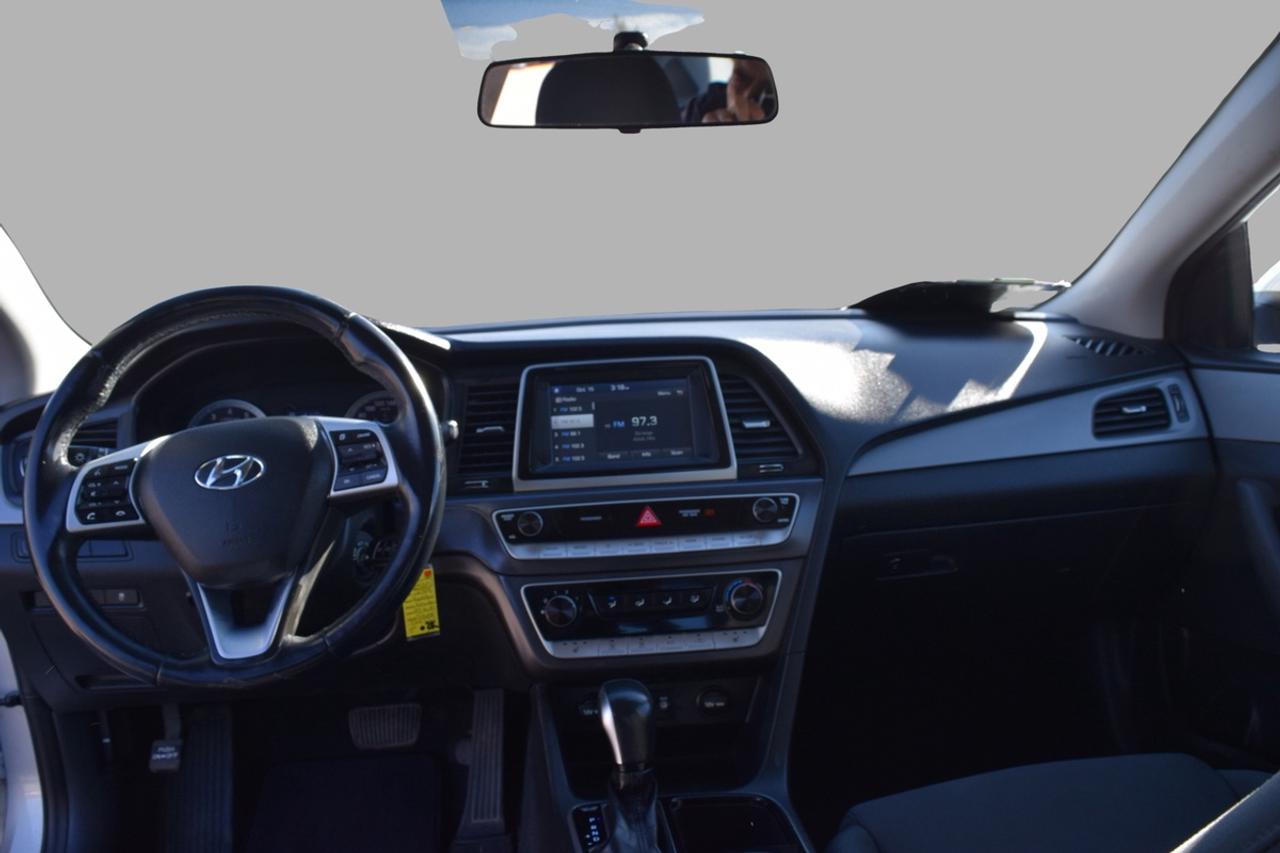 2019 Hyundai Sonata ESSENTIAL Photo