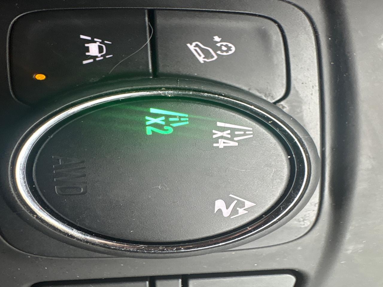 2024 GMC Terrain SLE AWD + Heated Seats +  NEW TIRES + 1 Owner Photo