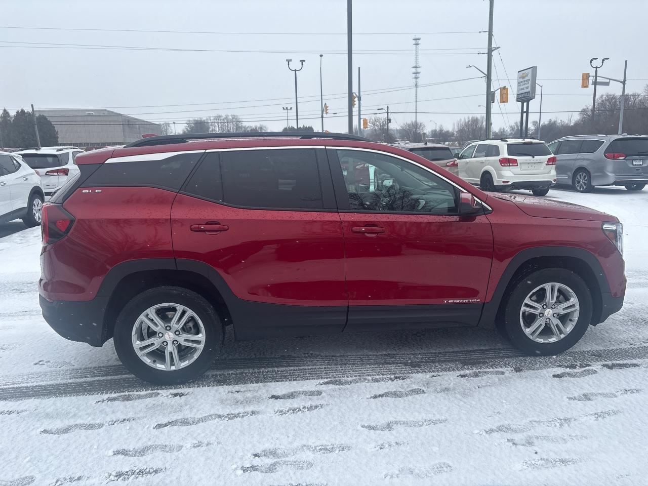 2024 GMC Terrain SLE AWD + Heated Seats +  NEW TIRES + 1 Owner Photo