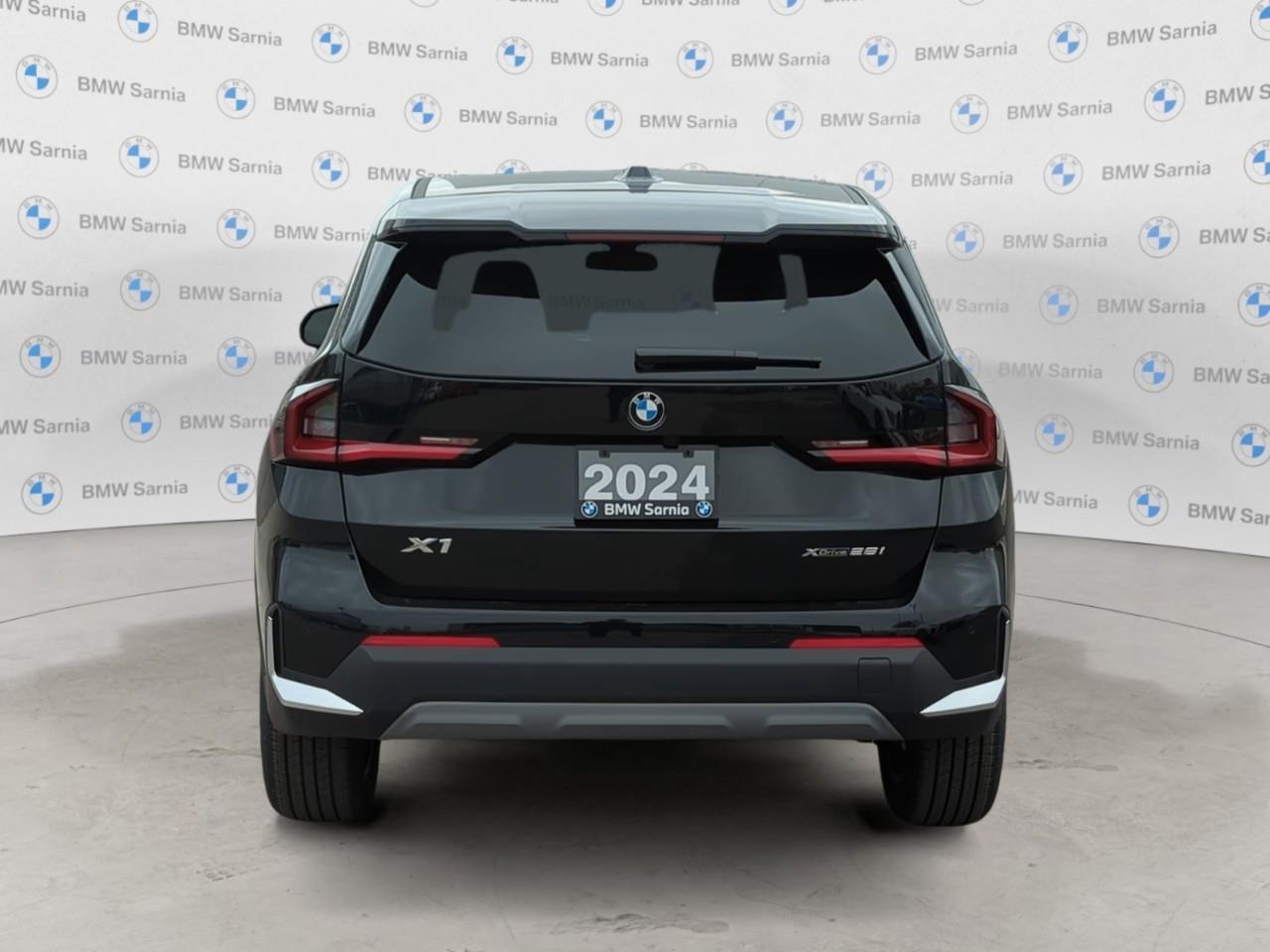 2024 BMW X1 xDrive28i Photo3