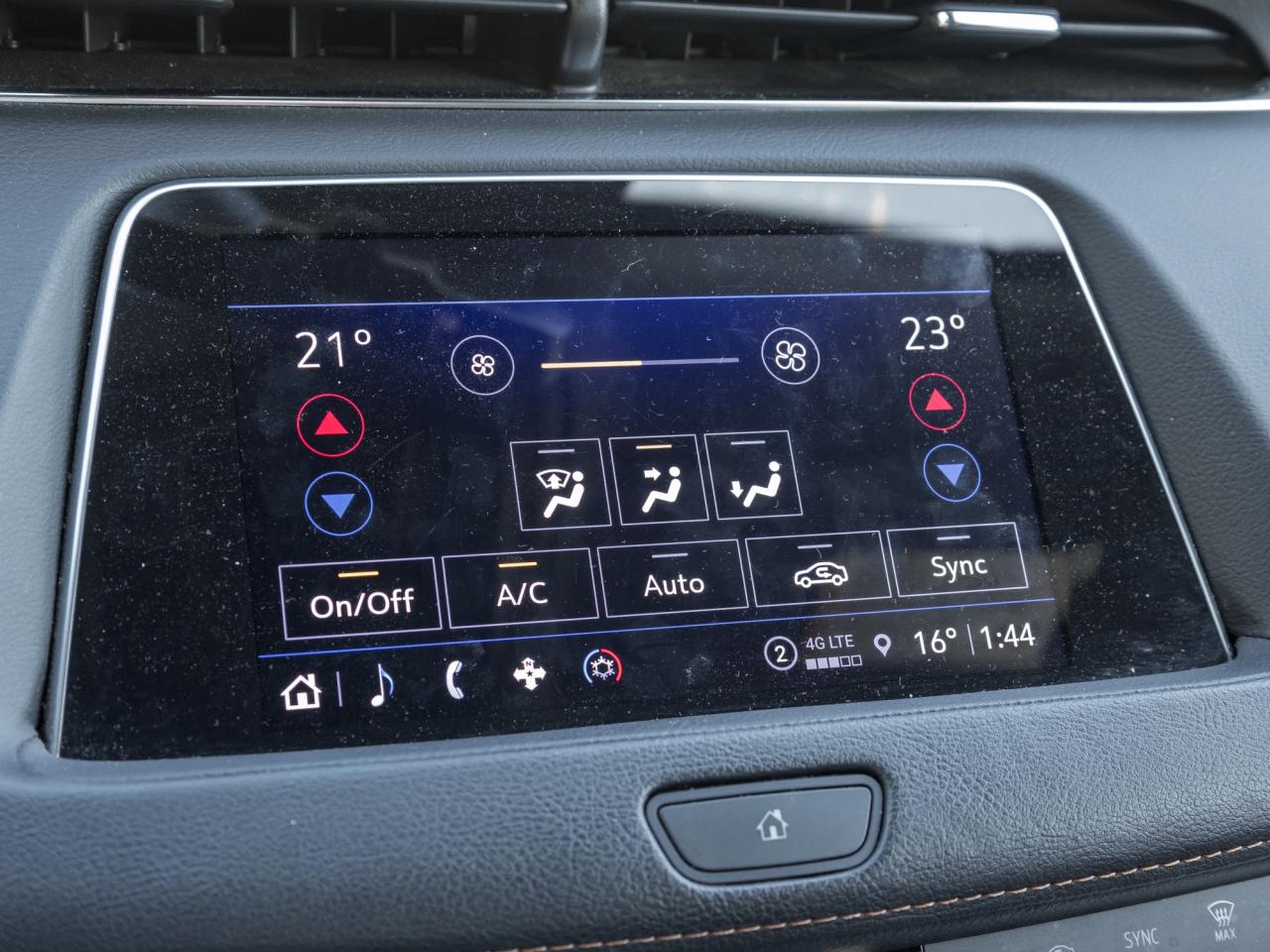 2022 Cadillac XT4 AWD 4dr Sport Photo