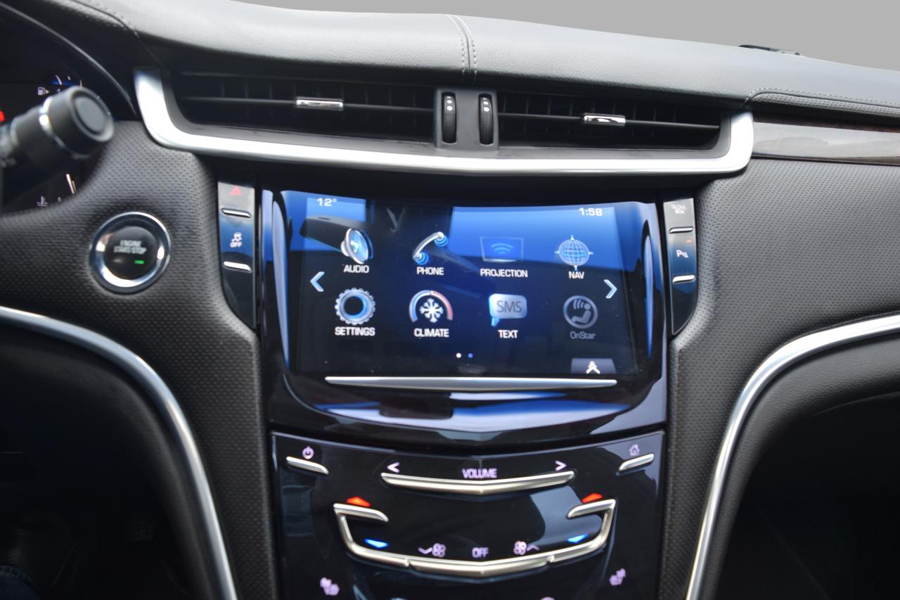 2016 Cadillac XTS Luxury Collection Photo