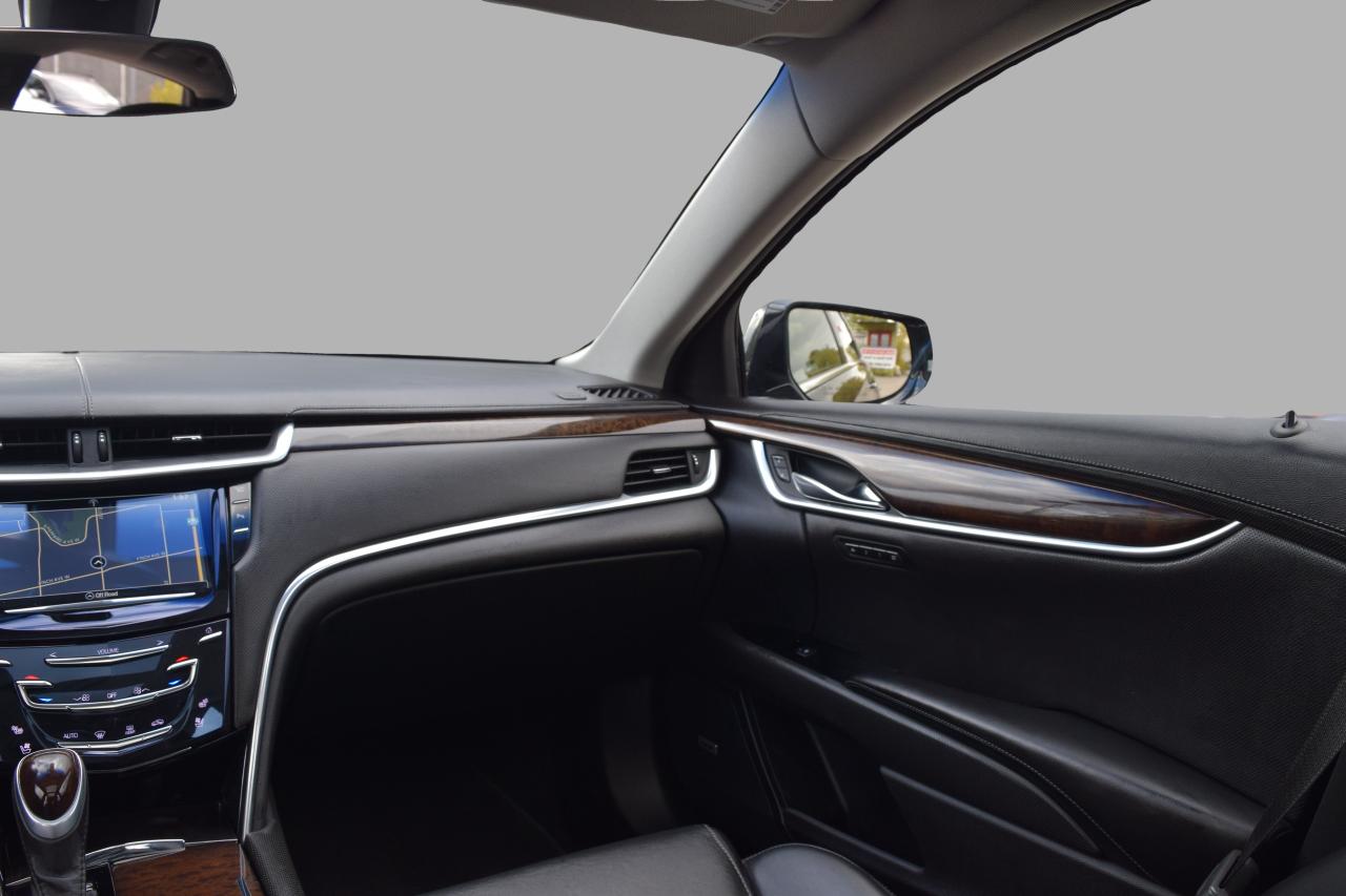 2016 Cadillac XTS Luxury Collection Photo