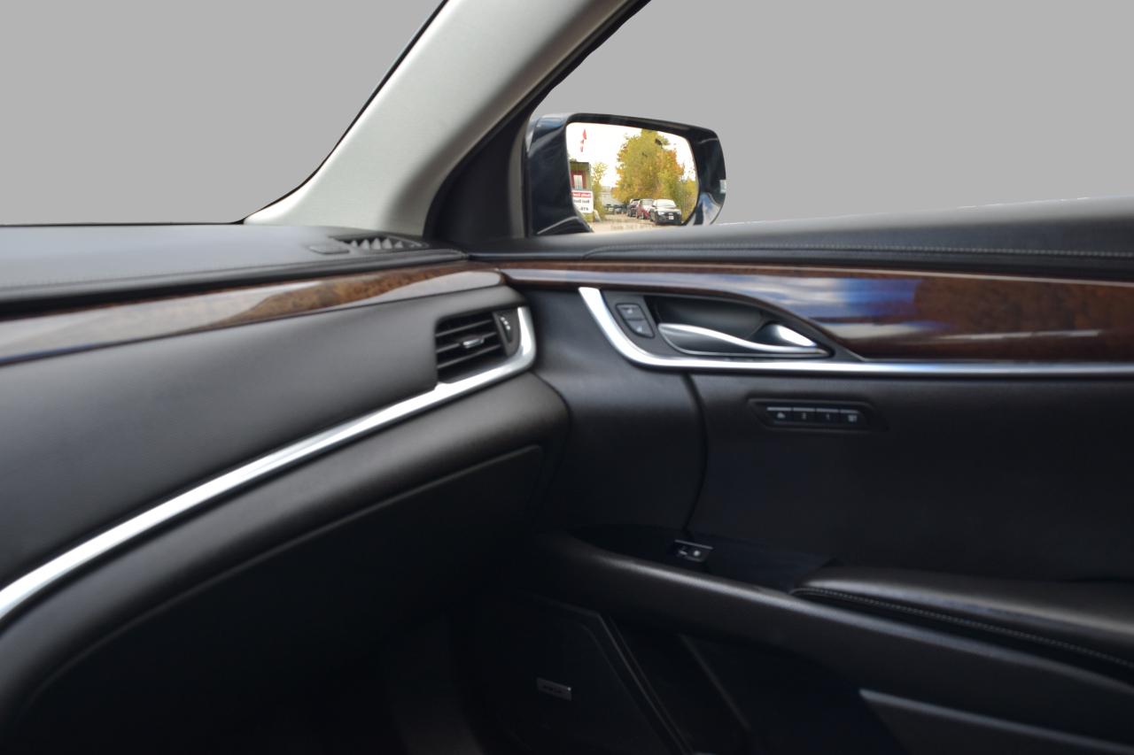 2016 Cadillac XTS Luxury Collection Photo