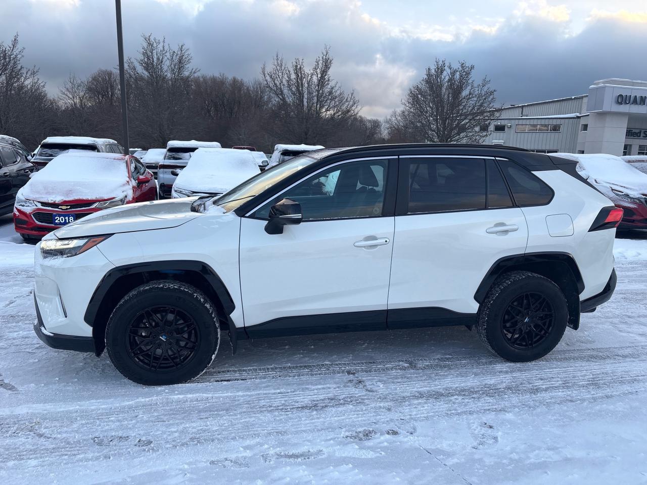 2022 Toyota RAV4 Hybrid Hybrid XSE AWD + Sunroof + Nav + Winters + 1 Owner Photo