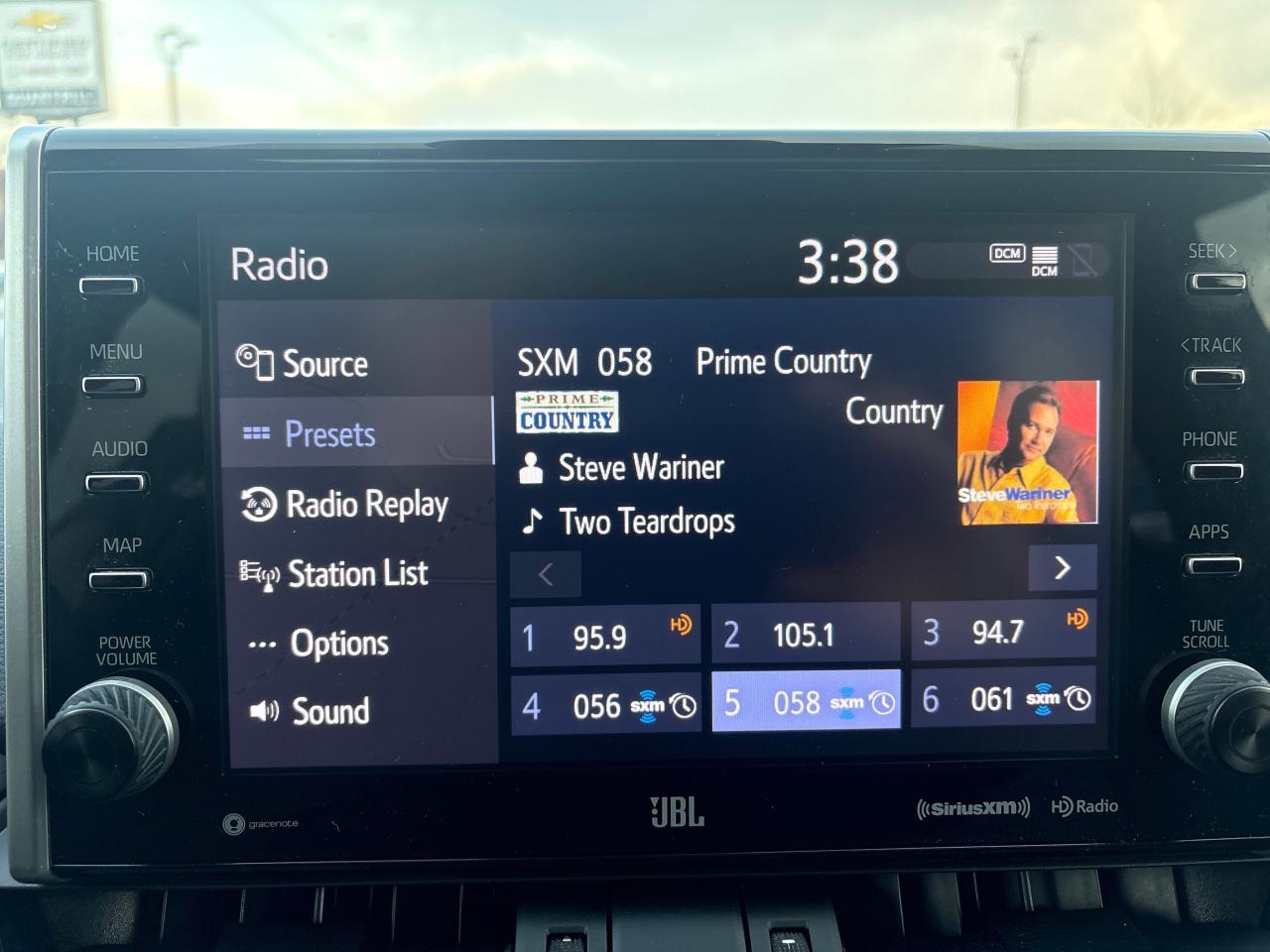 2022 Toyota RAV4 Hybrid Hybrid XSE AWD + Sunroof + Nav + Winters + 1 Owner Photo