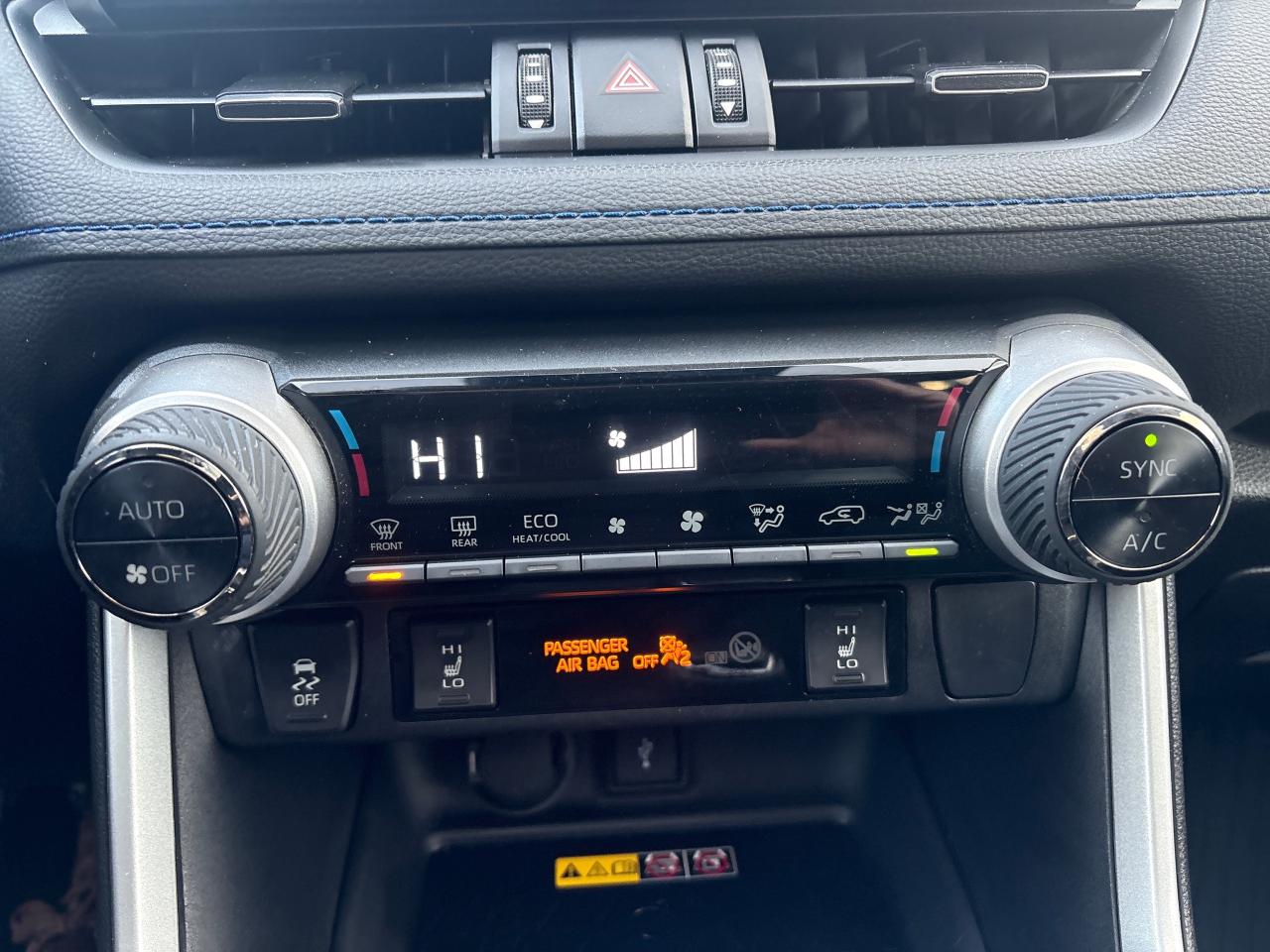 2022 Toyota RAV4 Hybrid Hybrid XSE AWD + Sunroof + Nav + Winters + 1 Owner Photo