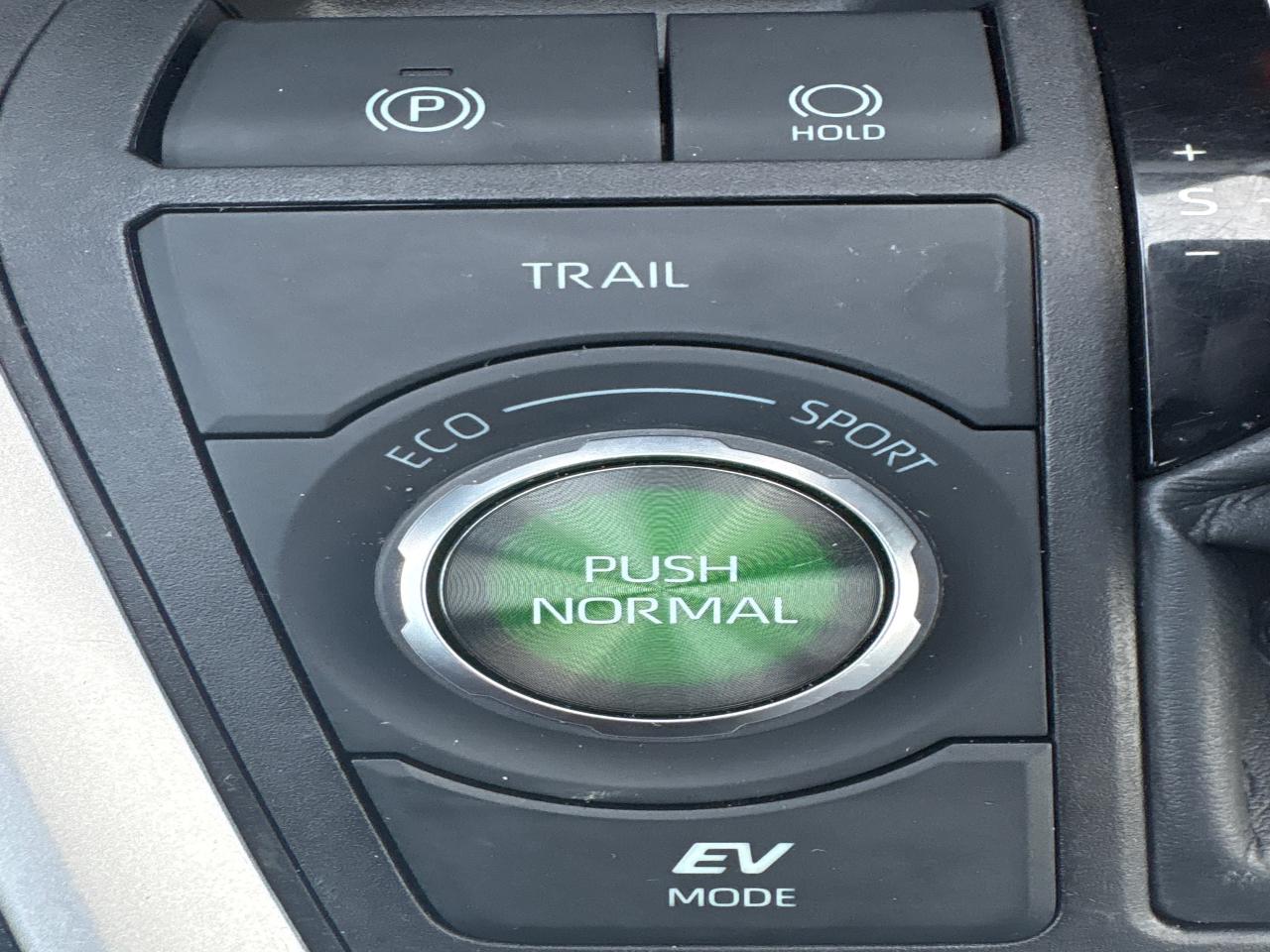 2022 Toyota RAV4 Hybrid Hybrid XSE AWD + Sunroof + Nav + Winters + 1 Owner Photo