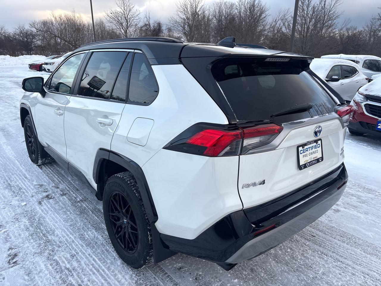 2022 Toyota RAV4 Hybrid Hybrid XSE AWD + Sunroof + Nav + Winters + 1 Owner Photo