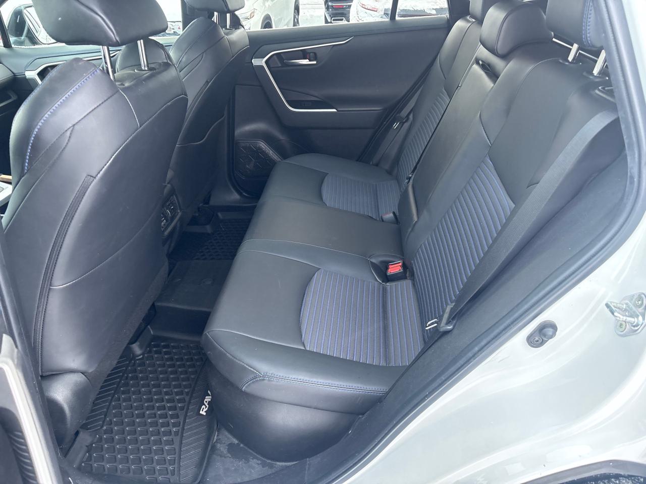 2022 Toyota RAV4 Hybrid Hybrid XSE AWD + Sunroof + Nav + Winters + 1 Owner Photo