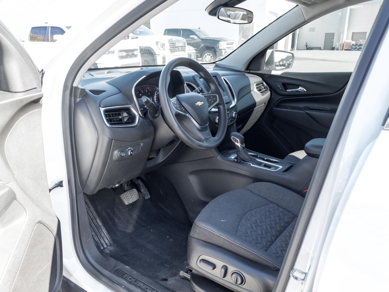 2022 Chevrolet Equinox LT Heated Seats, RMT Start, 1 Owner Photo