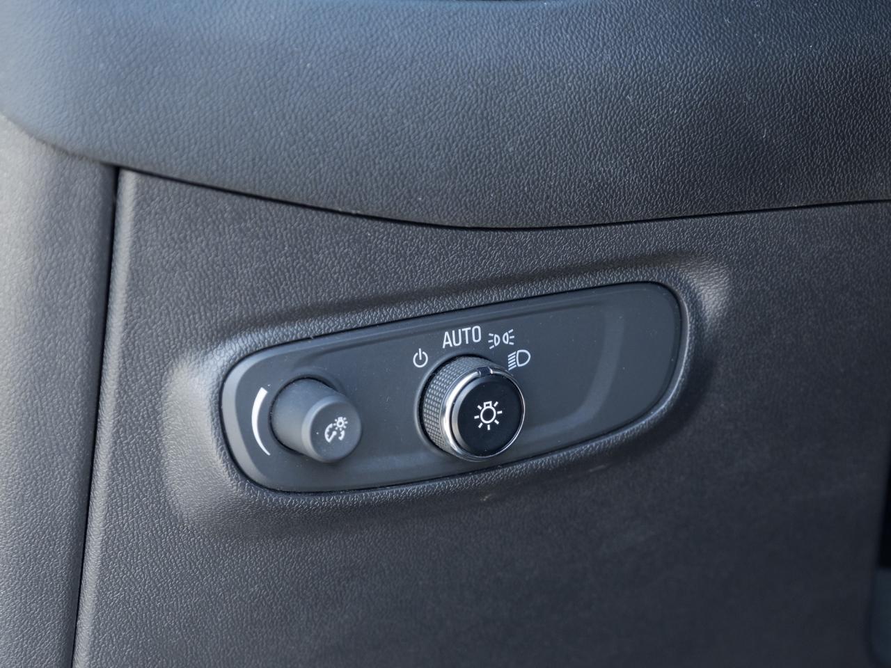 2022 Chevrolet Equinox LT Heated Seats, RMT Start, 1 Owner Photo