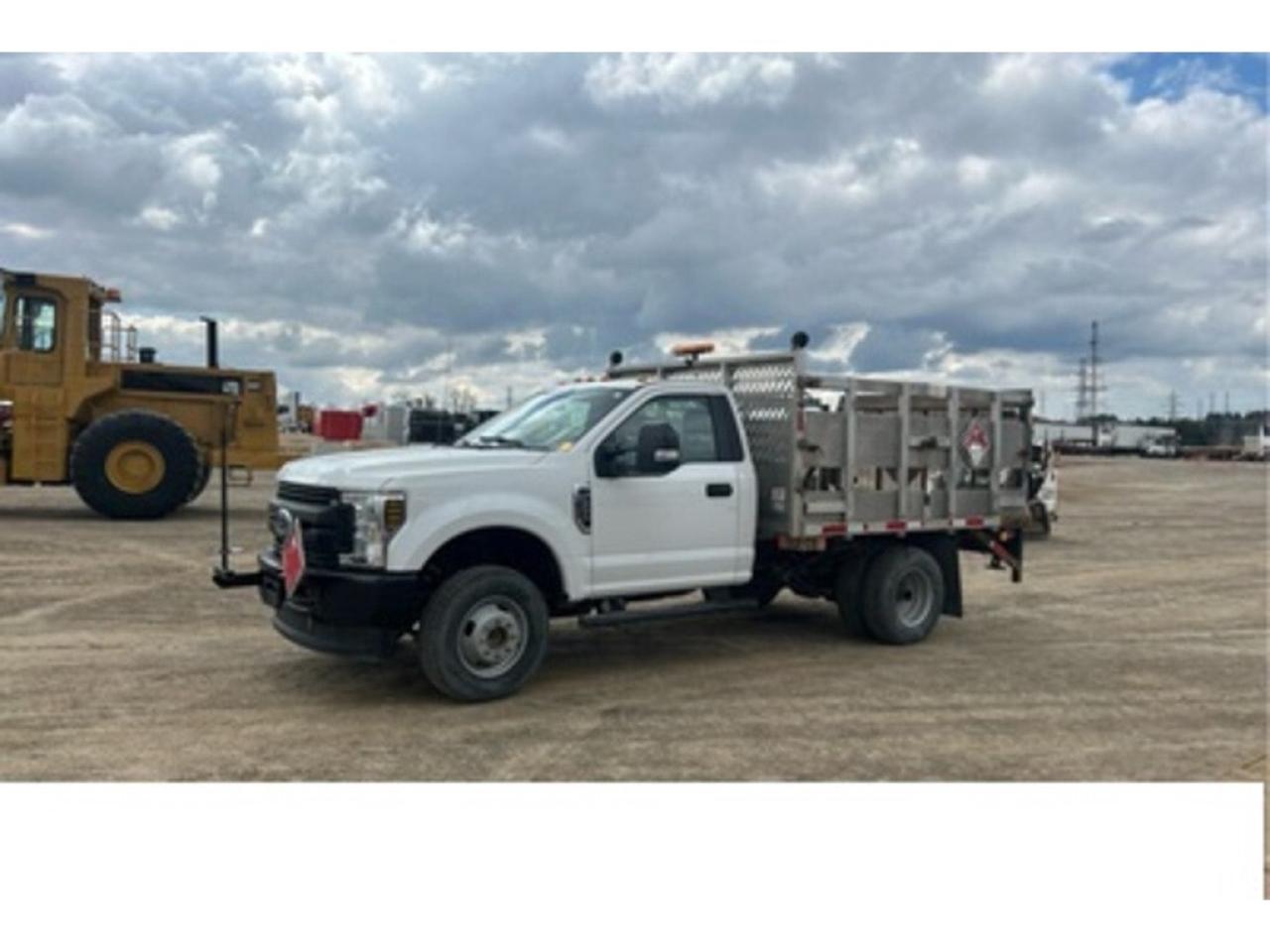 2019 Ford F-350 4x4 6.2L V8 Gas - Flatbed - Alum Frame + Lift Photo