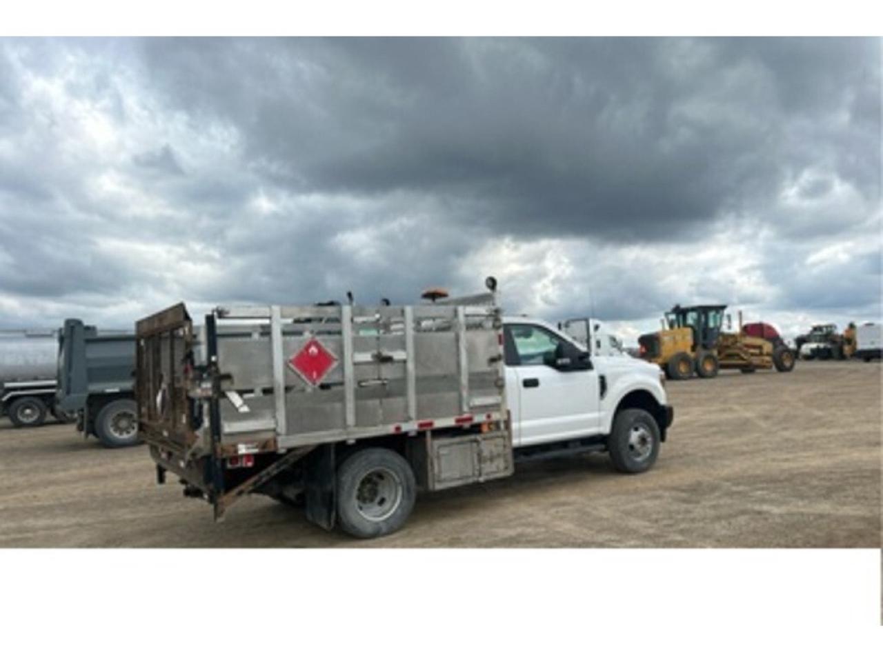 2019 Ford F-350 4x4 6.2L V8 Gas - Flatbed - Alum Frame + Lift Photo