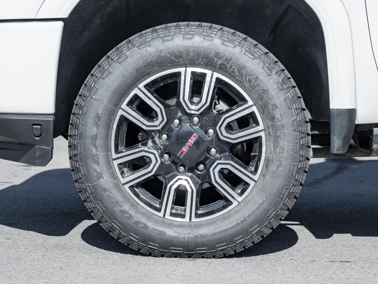 2023 GMC SIERRA 2500HD 4WD Crew Cab 159  AT4 Photo