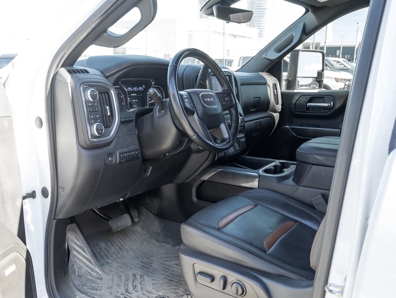 2023 GMC SIERRA 2500HD 4WD Crew Cab 159  AT4 Photo