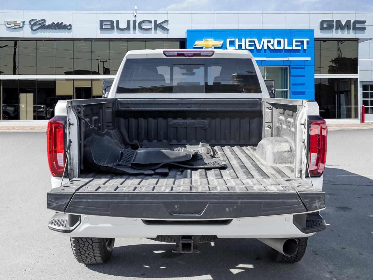 2023 GMC SIERRA 2500HD 4WD Crew Cab 159  AT4 Photo