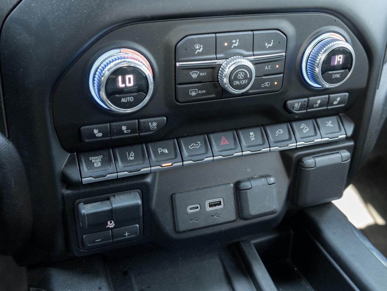 2023 GMC SIERRA 2500HD 4WD Crew Cab 159  AT4 Photo