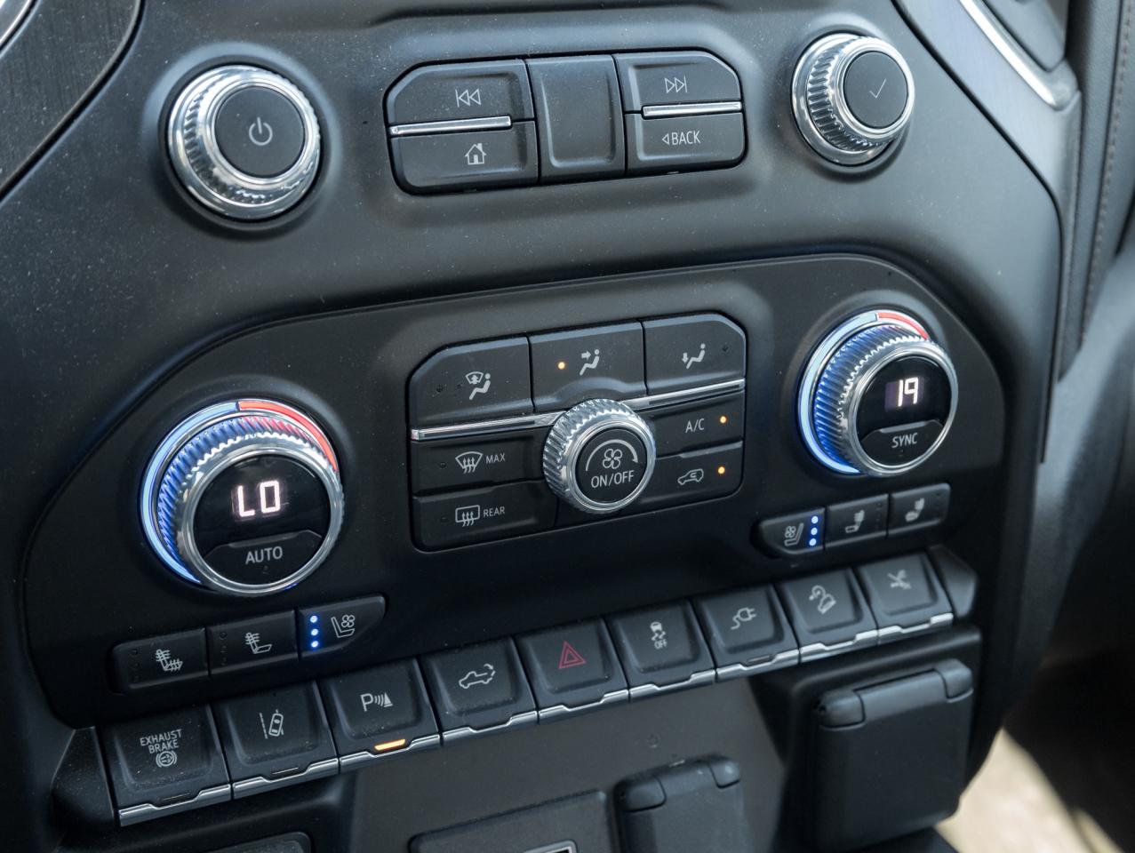 2023 GMC SIERRA 2500HD 4WD Crew Cab 159  AT4 Photo