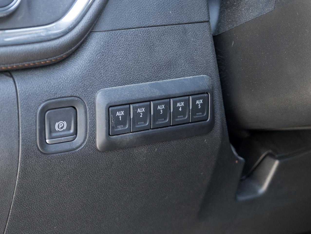 2023 GMC SIERRA 2500HD 4WD Crew Cab 159  AT4 Photo