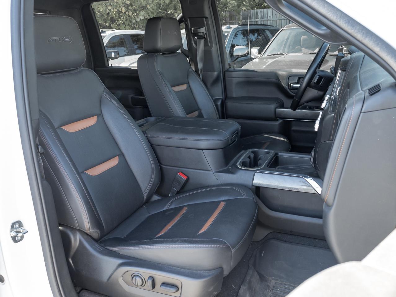 2023 GMC SIERRA 2500HD 4WD Crew Cab 159  AT4 Photo