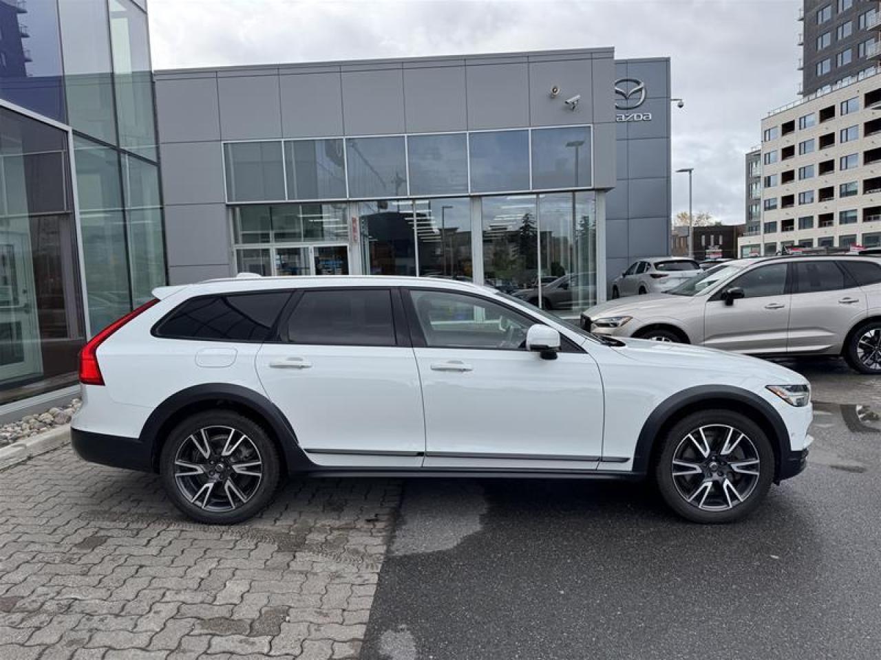 2018 Volvo V90 Cross Country T5 AWD Photo