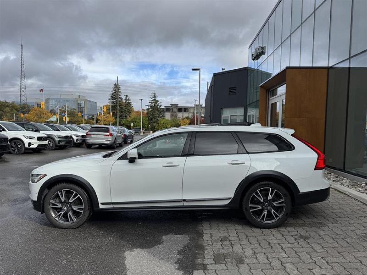 2018 Volvo V90 Cross Country T5 AWD Photo3