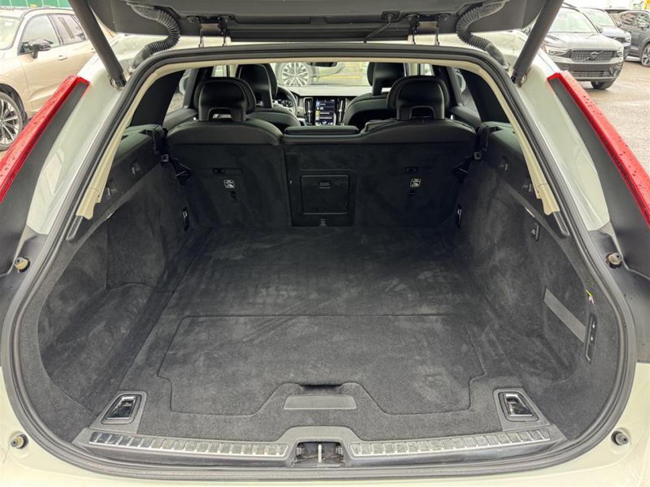 2018 Volvo V90 Cross Country T5 AWD Photo