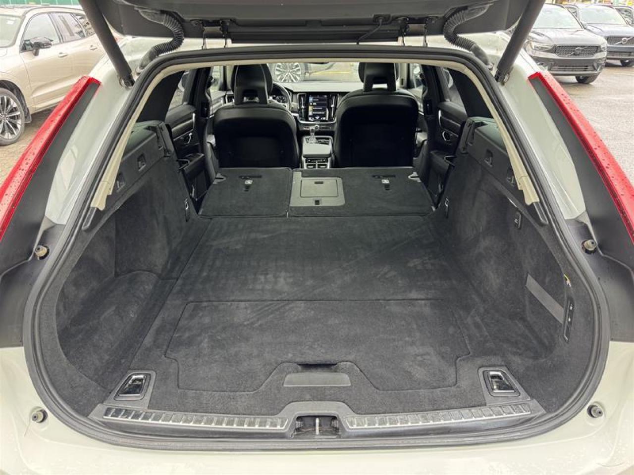 2018 Volvo V90 Cross Country T5 AWD Photo