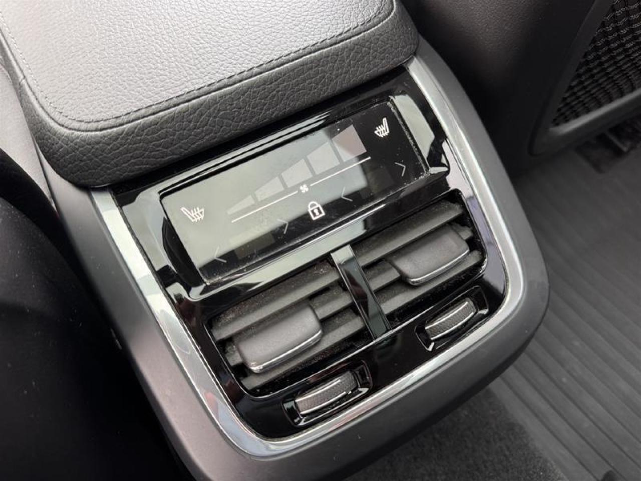 2018 Volvo V90 Cross Country T5 AWD Photo