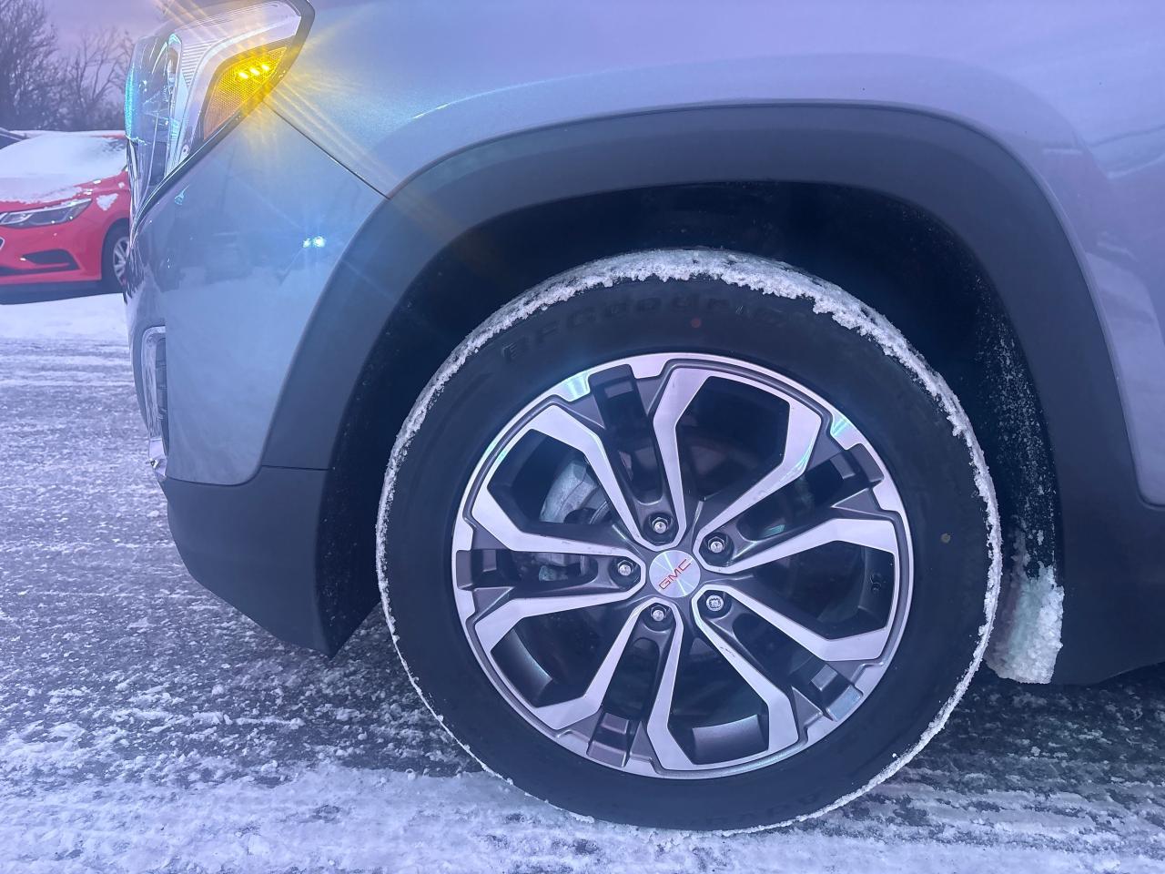 2021 GMC Terrain SLT AWD + Sunroof + Navi + 1 Owner Photo4