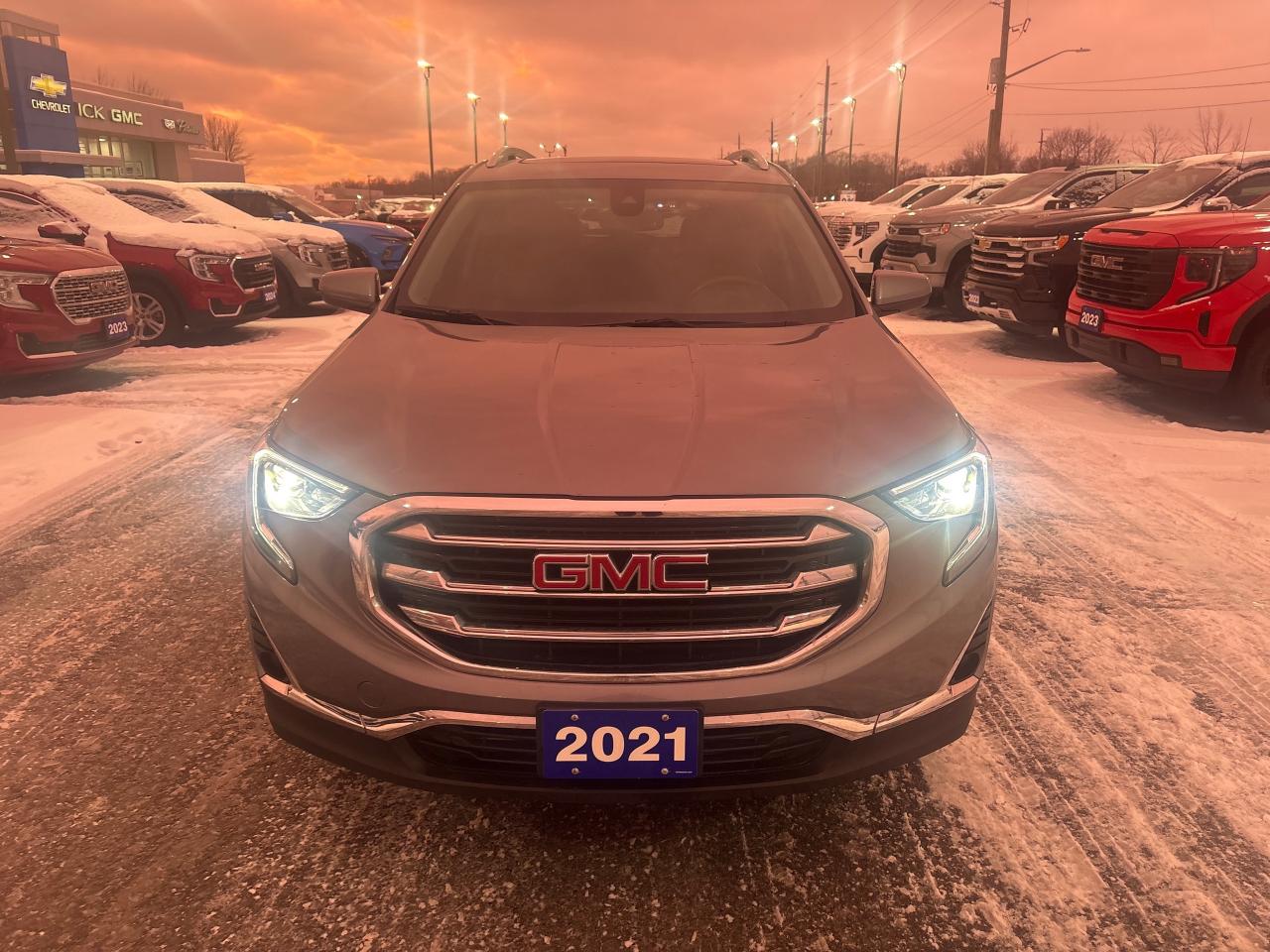 2021 GMC Terrain SLT AWD + Sunroof + Navi + 1 Owner Photo