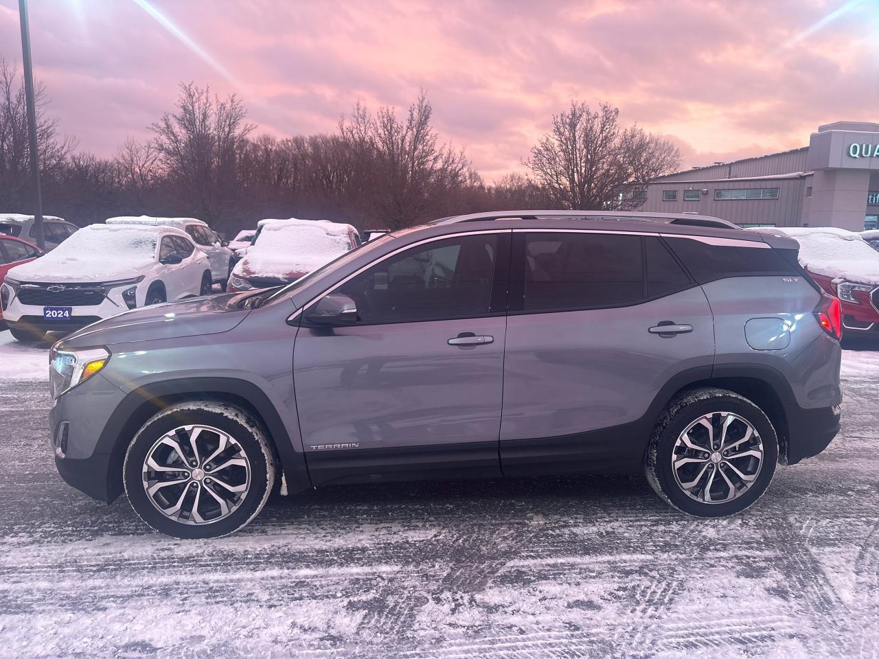 2021 GMC Terrain SLT AWD + Sunroof + Navi + 1 Owner Photo3