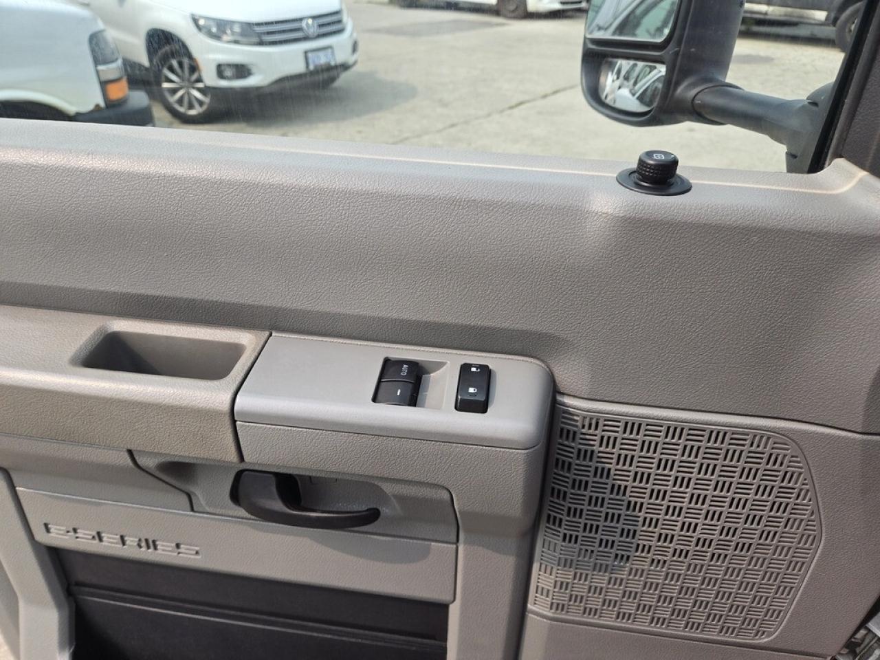 2021 Ford E-450 16Ft Box - V8 Gas - MAXON Lift Gate Photo