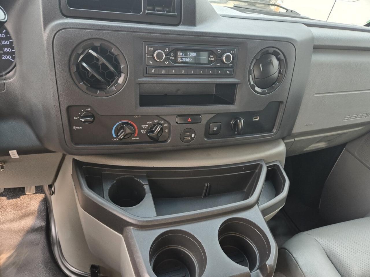 2021 Ford E-450 16Ft Box - V8 Gas - MAXON Lift Gate Photo