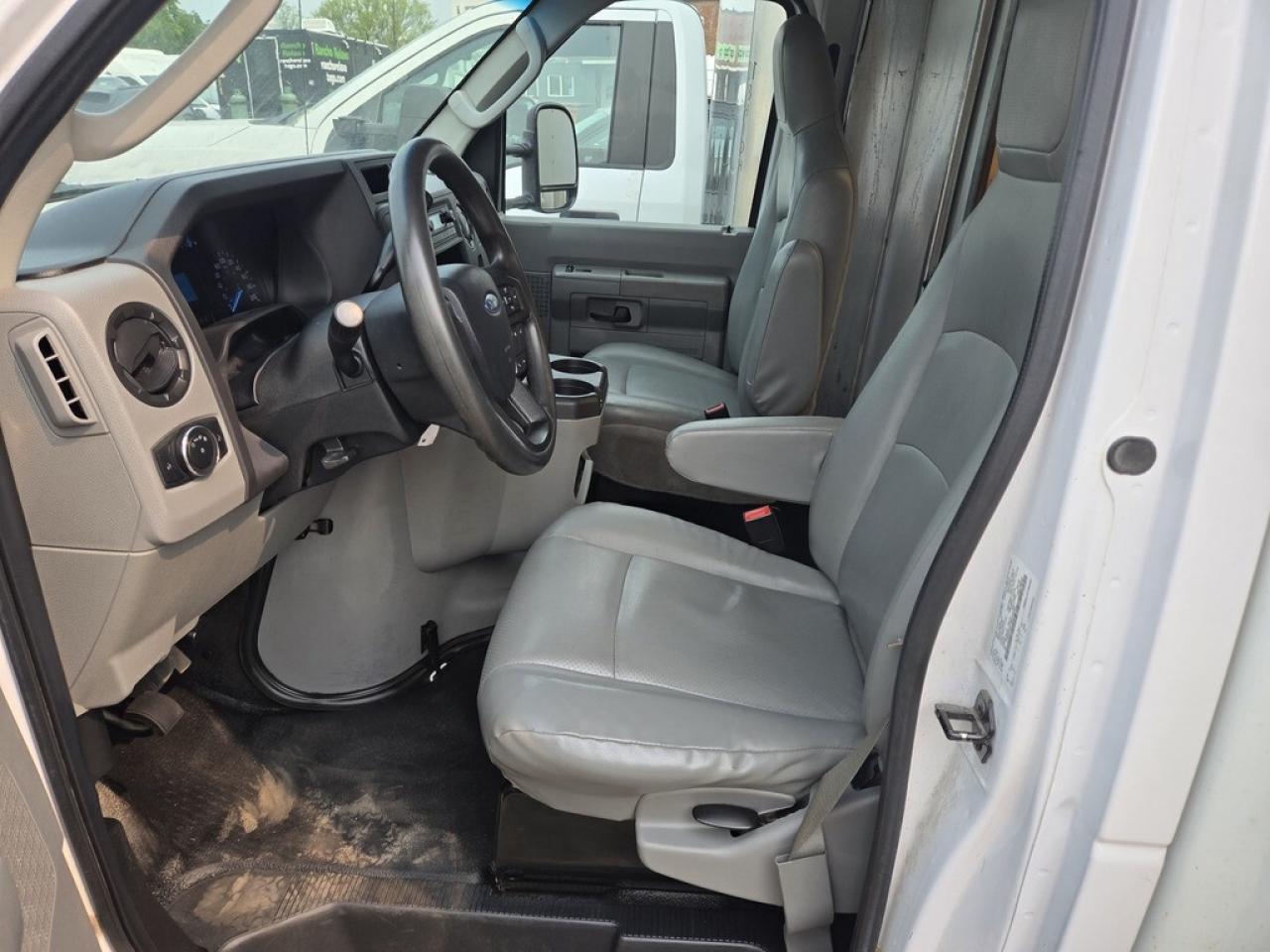 2021 Ford E-450 16Ft Box - V8 Gas - MAXON Lift Gate Photo