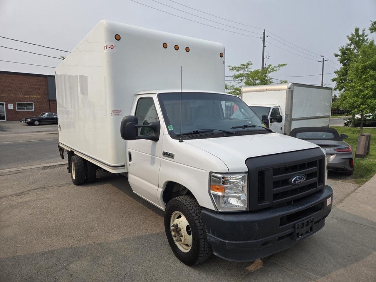 2021 Ford E-450 16Ft Box - V8 Gas - MAXON Lift Gate Photo4