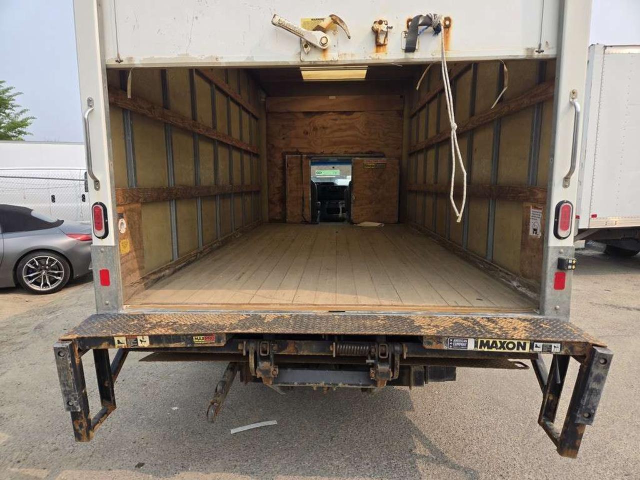 2021 Ford E-Series 16Ft Box - V8 Gas - MAXON Lift Gate - 16CB-C03307 - -None Photo