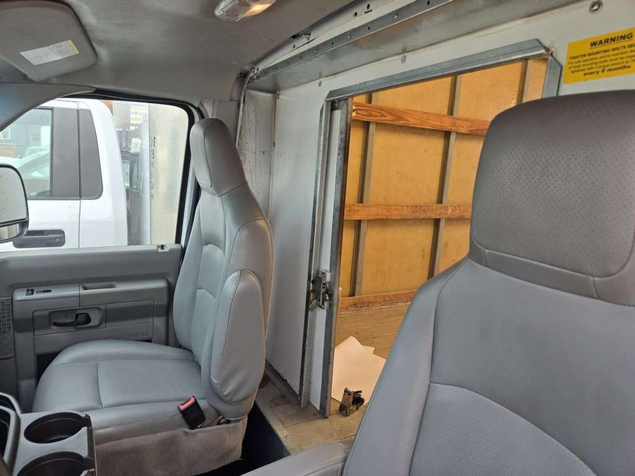 2021 Ford E-Series 16Ft Box - V8 Gas - MAXON Lift Gate - 16CB-C03307 - -None Photo