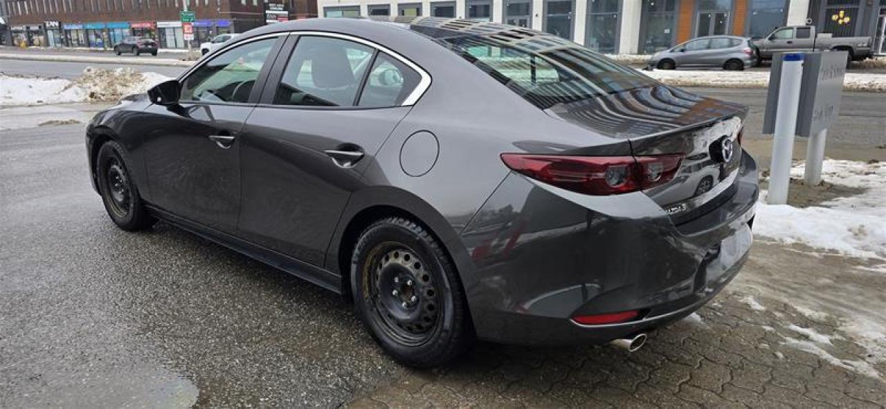 2021 Mazda MAZDA3 GS at Photo3