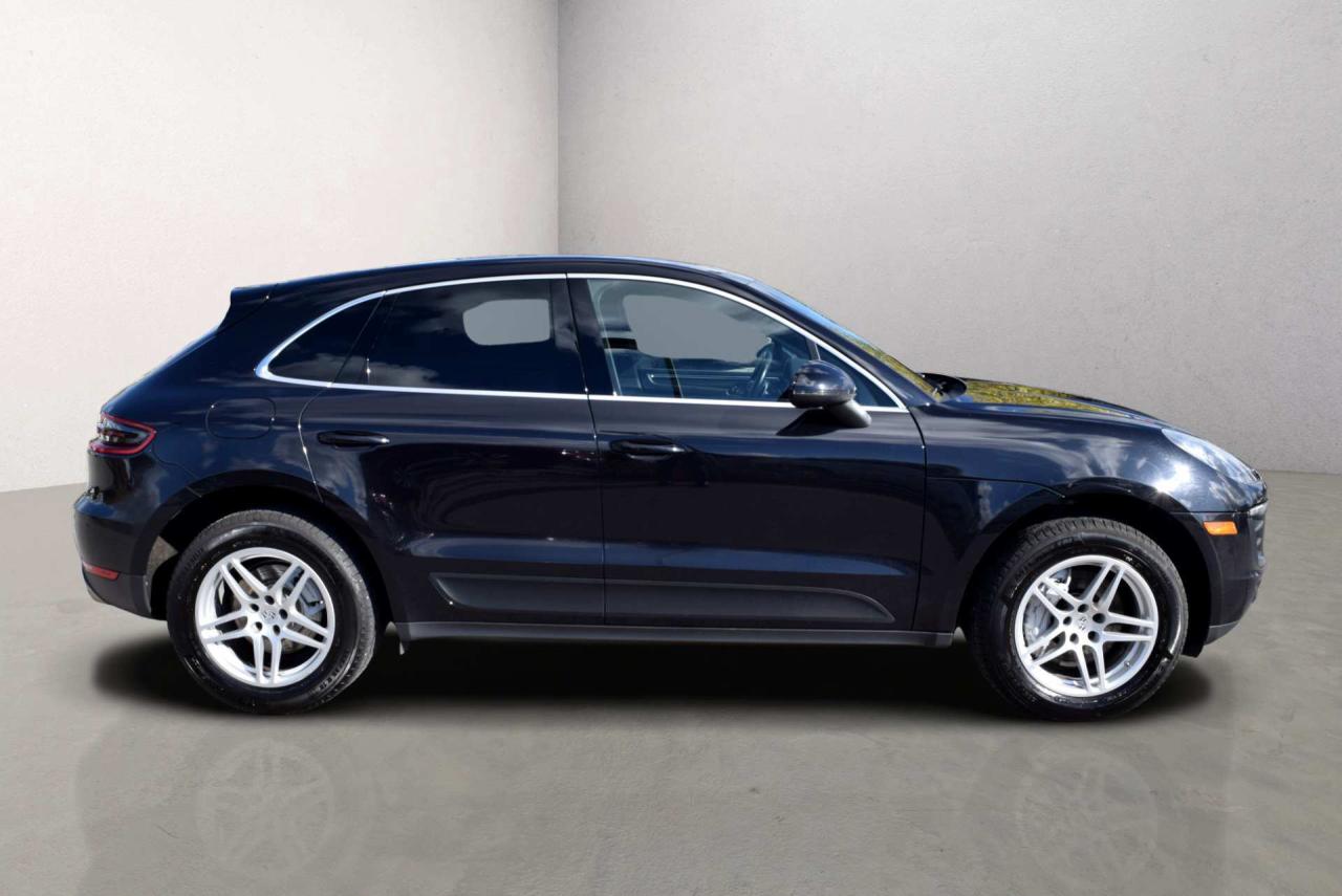 2015 Porsche Macan S Panoramic Sunroof Photo