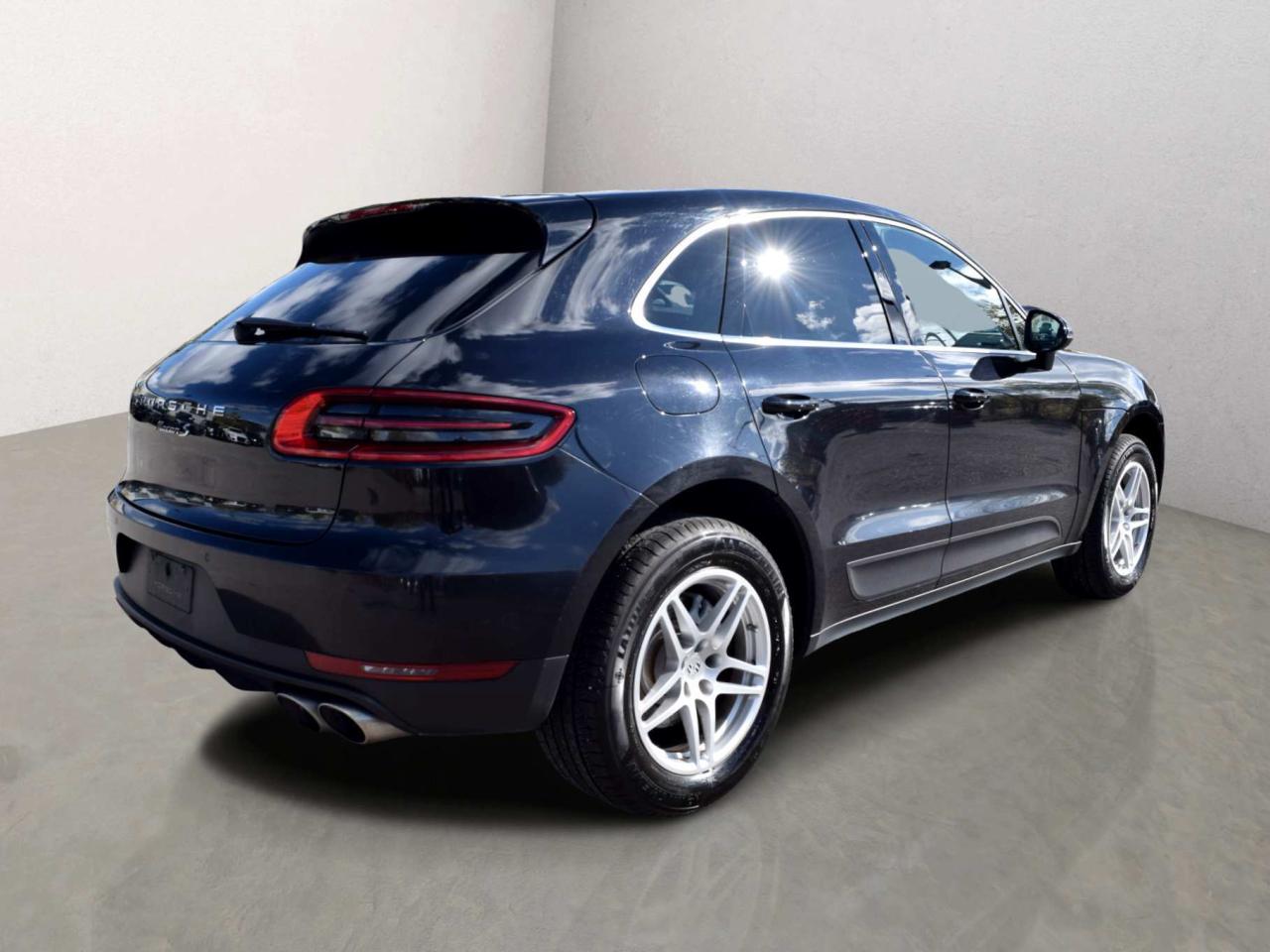 2015 Porsche Macan S Panoramic Sunroof Photo