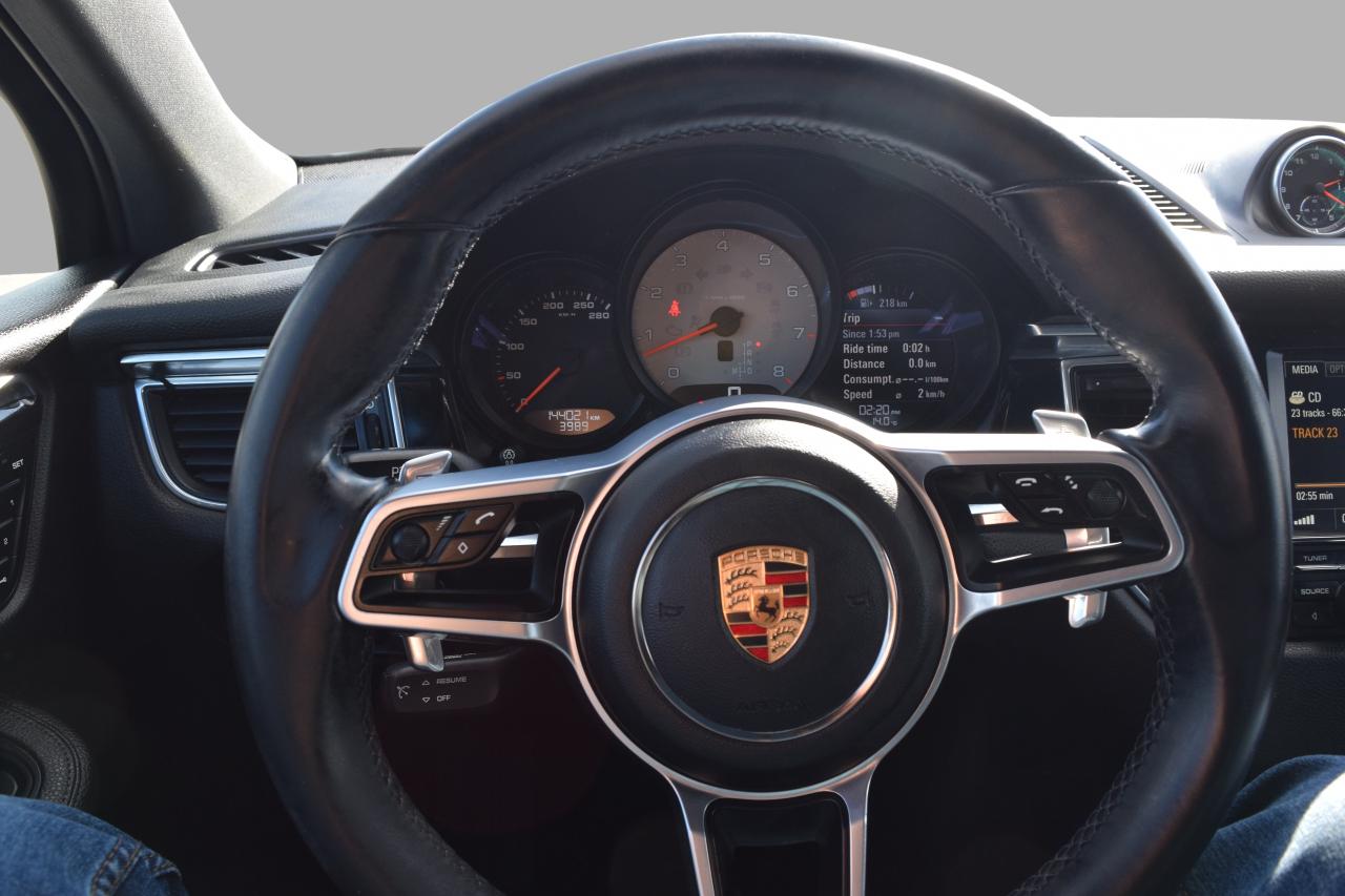 2015 Porsche Macan S Panoramic Sunroof Photo