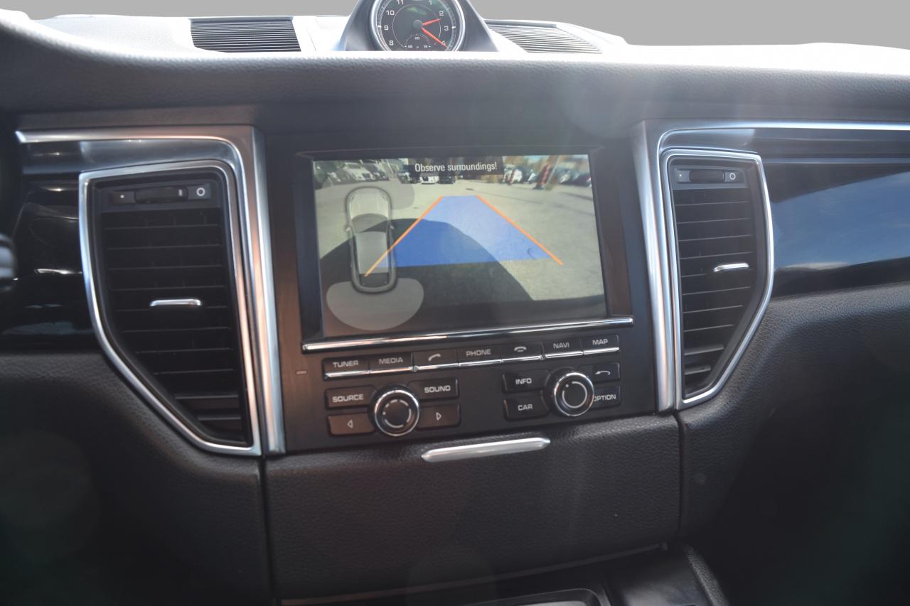 2015 Porsche Macan S Panoramic Sunroof Photo