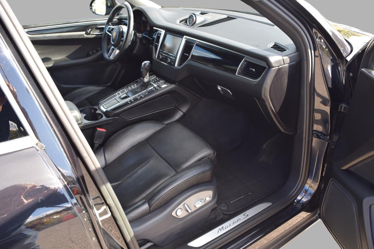 2015 Porsche Macan S Panoramic Sunroof Photo