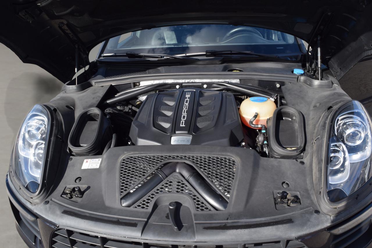 2015 Porsche Macan S Panoramic Sunroof Photo