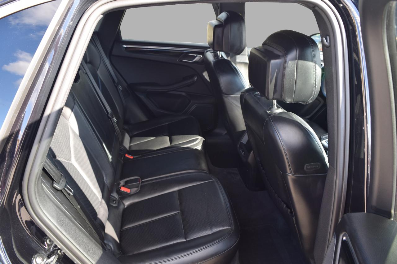 2015 Porsche Macan S Panoramic Sunroof Photo