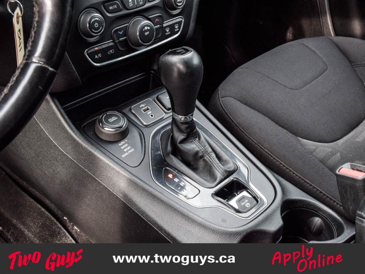 2020 Jeep Cherokee Altitude Pkg   North 3.2L 4WD   New TIres   Remote Photo